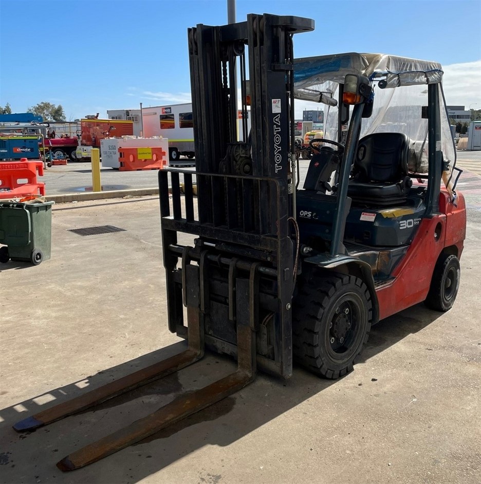 2009 Toyota 328FG30 Forklift 3.2t 4.0m LPG (Wangara) Auction
