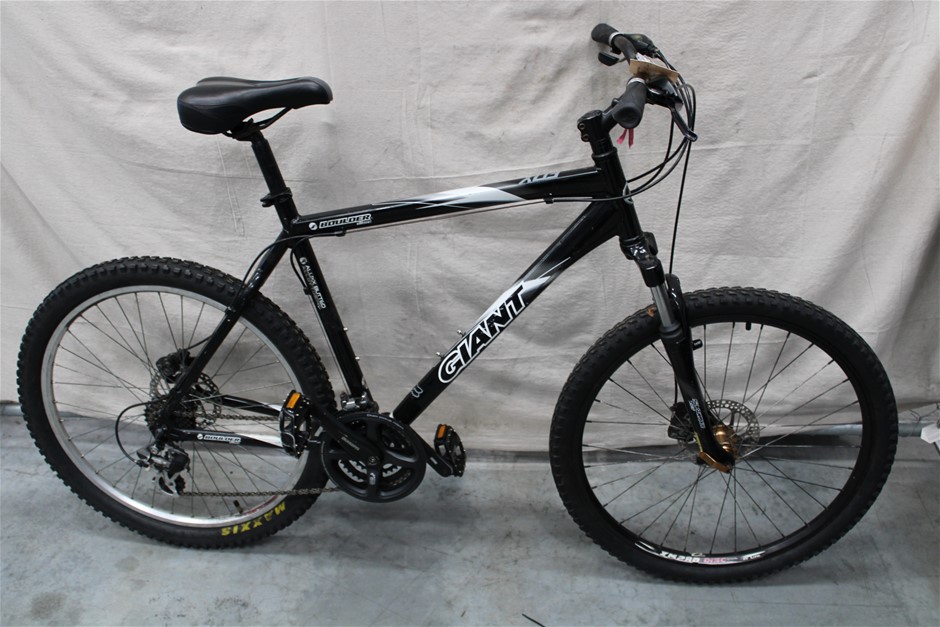 Giant Boulder Mountain Bike Auction (00069034363) Grays Australia