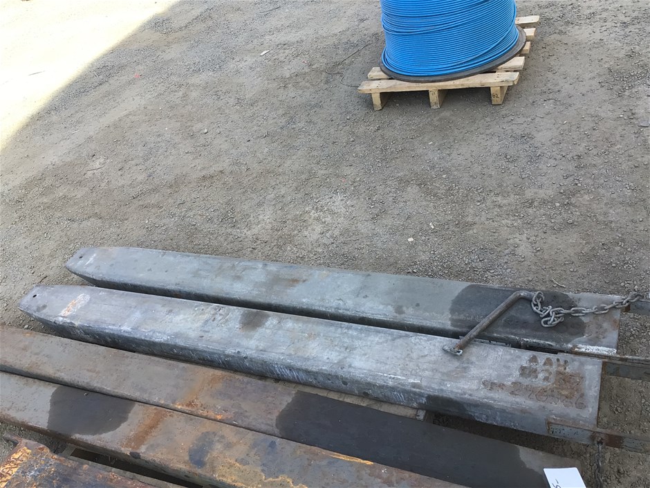 Pair of Forklift extensions tine Auction (00075050144) Grays Australia