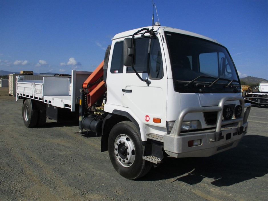 2009 Nissan UD PKC37A 4 x 2 Crane Truck / Service Truck / Tipper Truck
