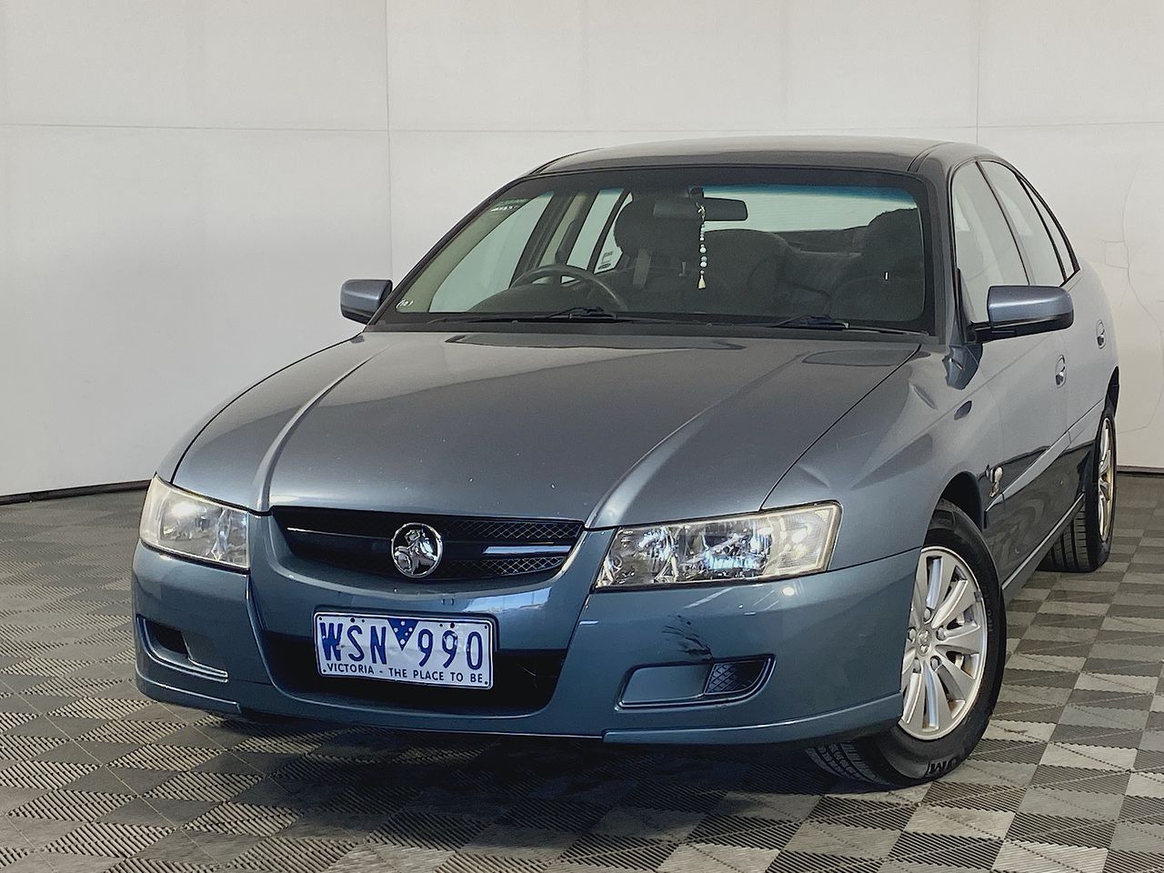 2004 Holden Commodore Acclaim VZ Automatic Sedan Auction (0001-20061658 ...