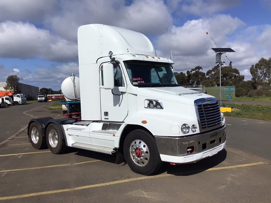 2011 Freightliner FLX Century Class S/T (6 x 4) Prime Mover Truck