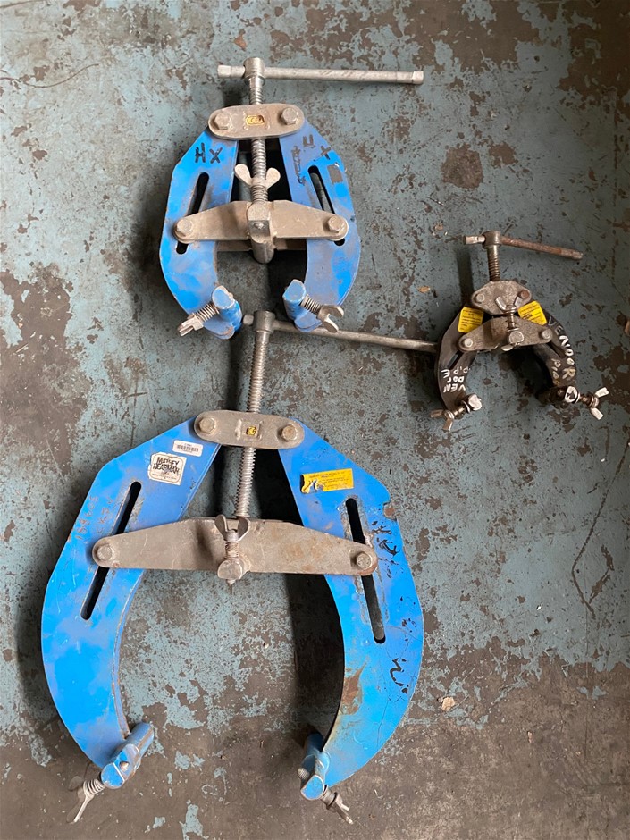 Quantity of 3 Pipe Joining Clamps Auction (00453023356) Grays Australia