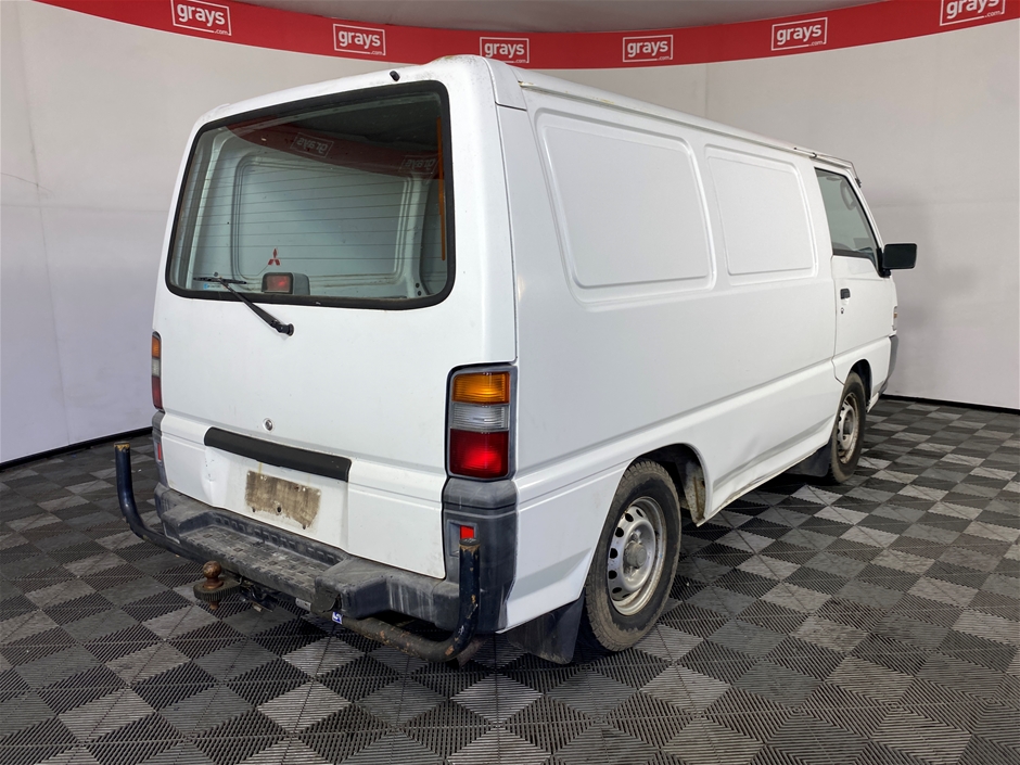 2008 mitsubishi 2024 express van