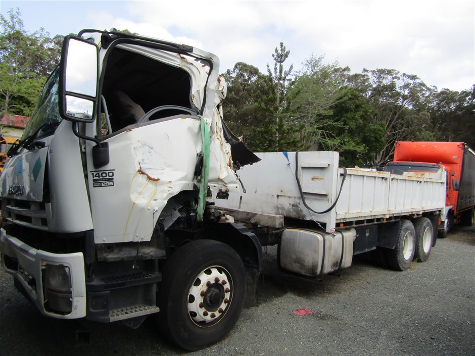 2011 Isuzu FVZ1400 6 x 4 Tipper Truck (WOVR Repairable WriteOff Auction (00825050243