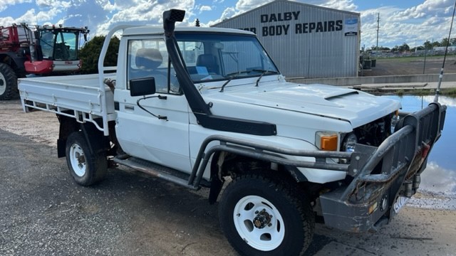 1988 Toyota Land Cruiser HJ75 4WD Manual Ute Auction (0001-7042051 ...