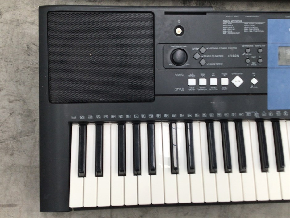 3 x Yamaha PSR-E333 Digital Keyboards. Auction (0082-3023820