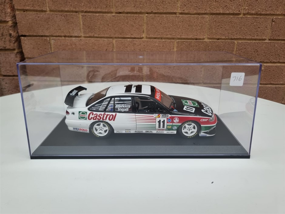 Bathurst Winner L.Perkins/R.Ingall, Holden VS 11 1/18 Scale Model Car