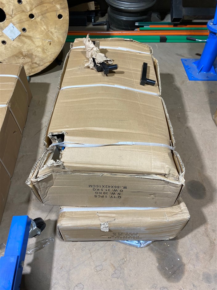 DTM 680 kg Engine Stands Auction (00623023826) Grays Australia