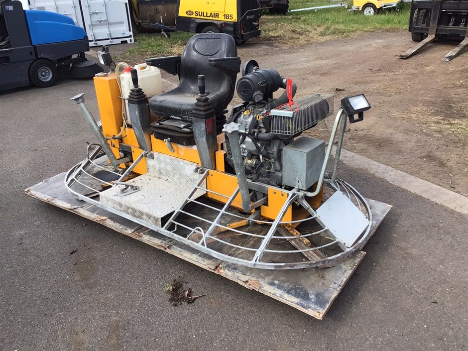 Unreserved 3 x Concrete Trowels