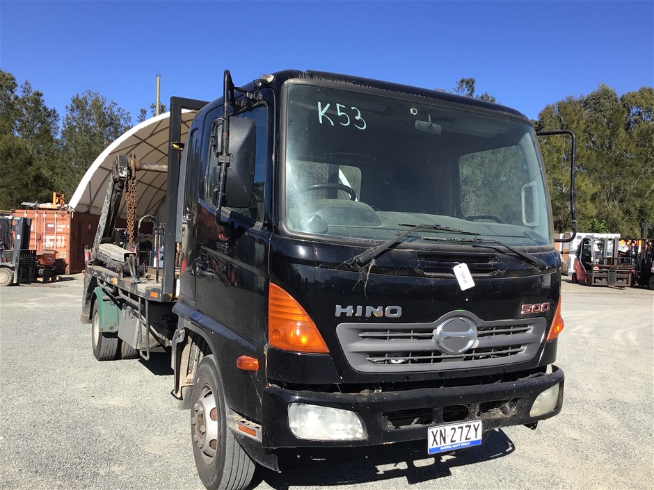 2010 Hino FD 500 4 x 2 Skip Bin Truck