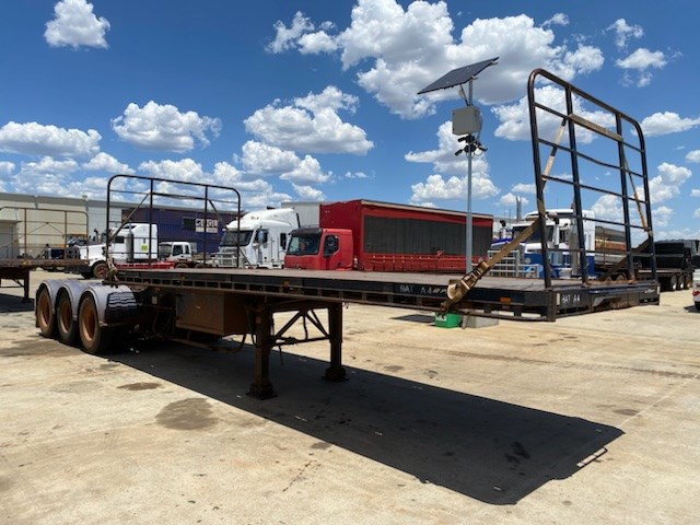 2006 O’Phee “A” Section Triaxle Semi Flat Top Trailer