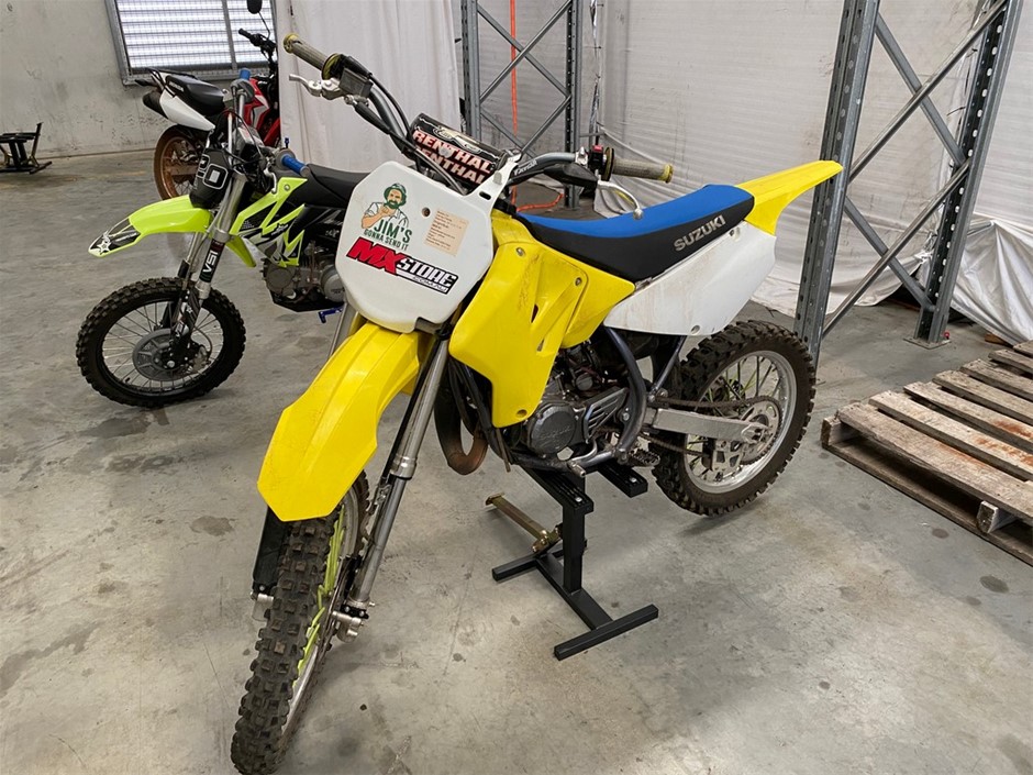 suzuki dirt bike dealers near me