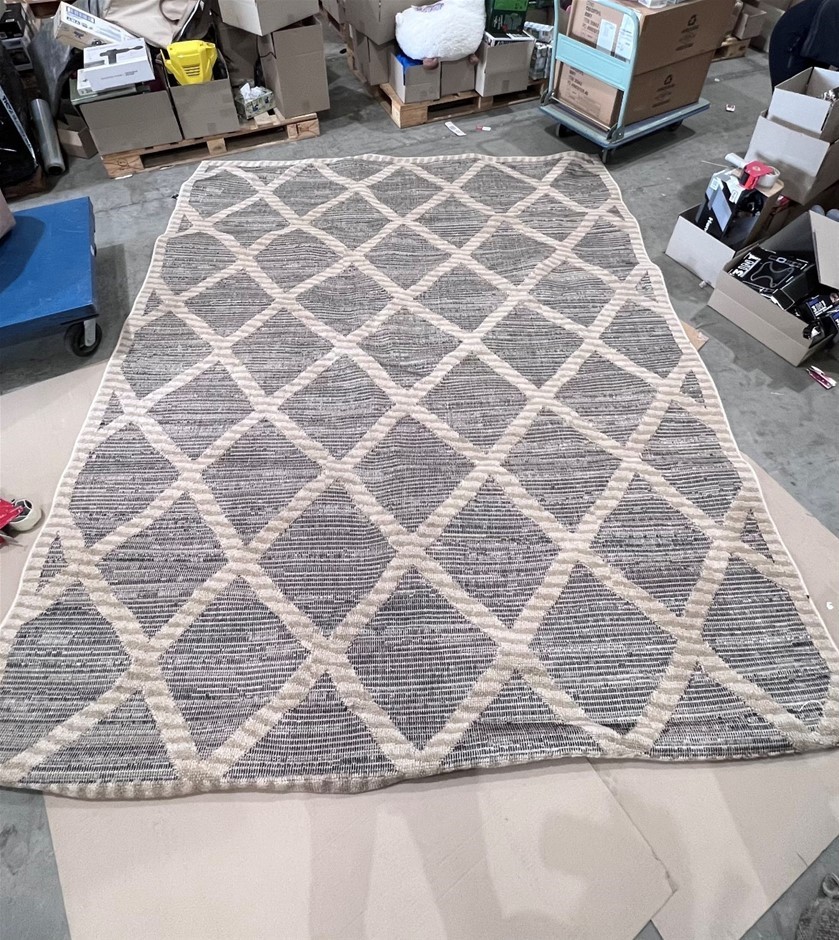 NAUTICA Home Indoor Outdoor Area Rug, 238 x 304cm, X Pattern. Auction