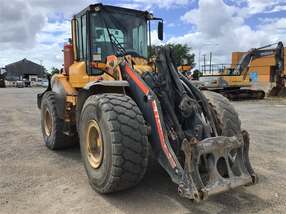 Unreserved IT Loader, Light Vehicles, Plant & Equipment
