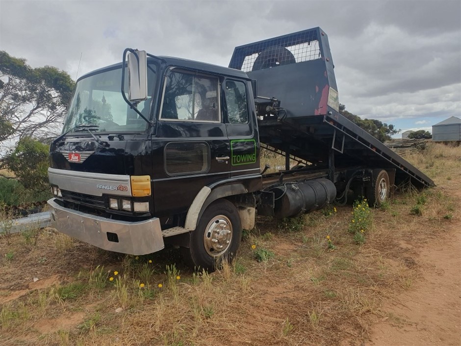1982 Hino FD 4 x 2 Tilt Tray Truck