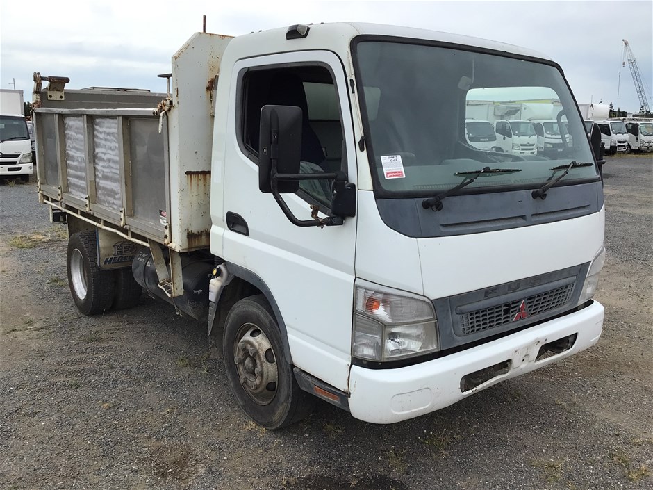 2007 Mitsubishi Canter 4 x 2 Tipper Truck