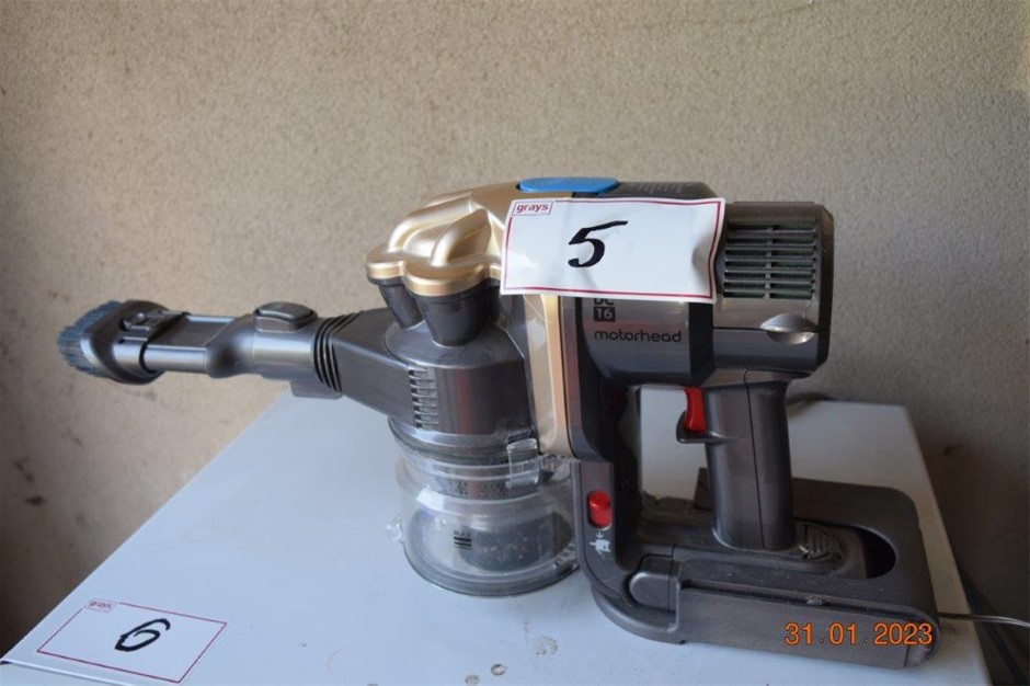 "Dyson" Cordless Handheld Vacuum Cleaner Auction (00059038516) Grays