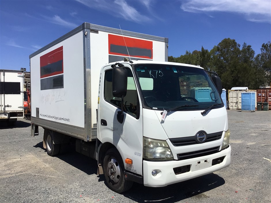 <p>2011 Hino  300 4 x 2 Pantech Truck</p>
