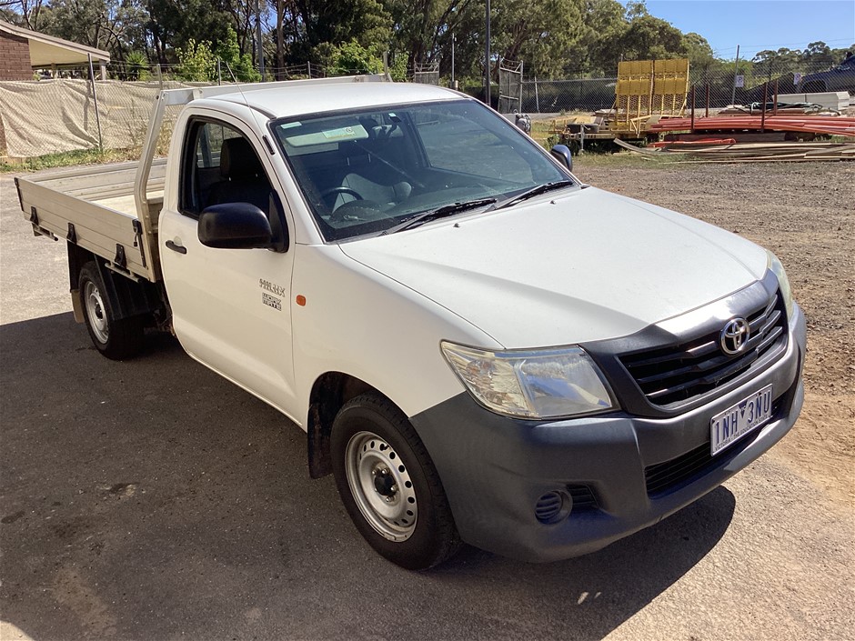 2015 Toyota Hilux Workmate 2WD Manual Cab Chassis Auction (0007-3024378 ...