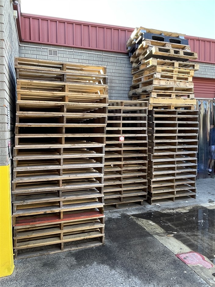 Wooden pallets Auction (02695051836) Grays Australia