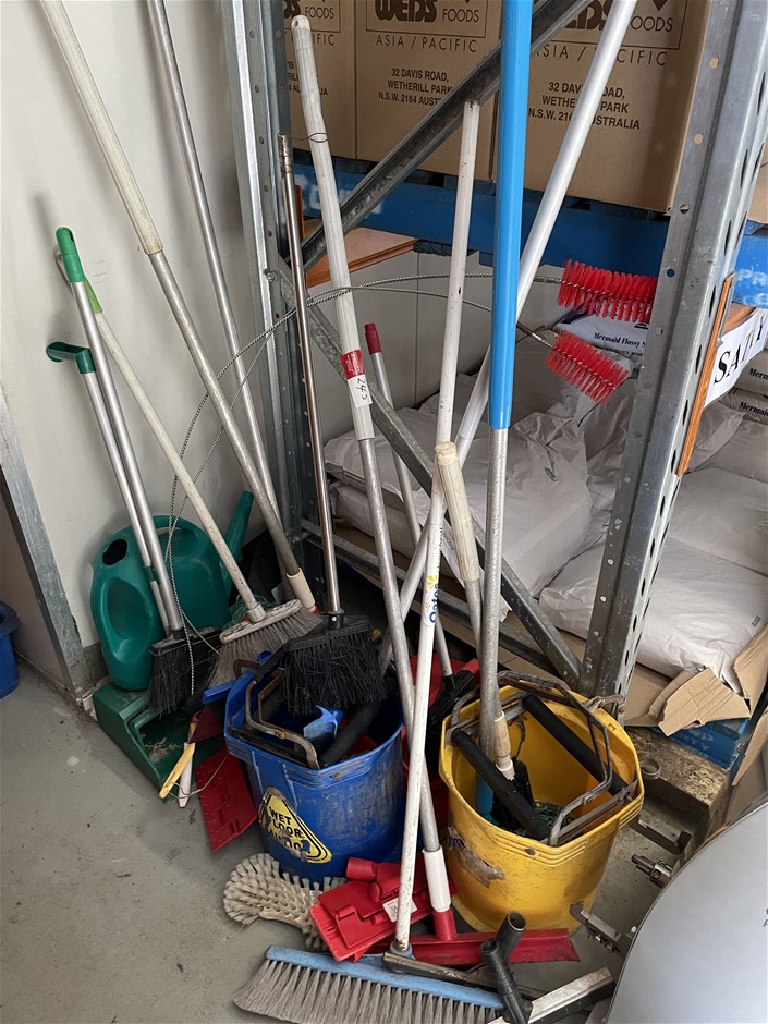 Cleaning equipment Auction (02455051836) Grays Australia