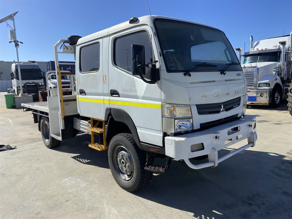 Unreserved Mitsubishi Fuso Canter 4x4 Truck