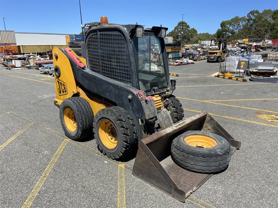 JCB Wheeled Skid Steer & P550E3 Generator