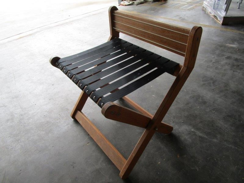 9 x Timber Folding Chairs Auction (00097043869) Grays Australia
