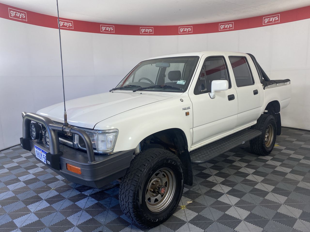 1992 Toyota Hilux Dble Cab Deluxe 4x4 Manual Dual Cab Auction (0001 