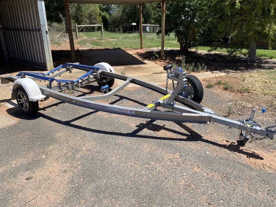 2015 Quintrex boat trailer to suit 3.9m boat Auction (0006-5051936 ...