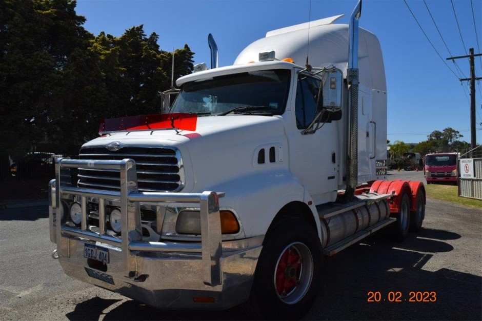 Sterling C15 - 131 Tonne Rated P/Mover, John Deere Grader