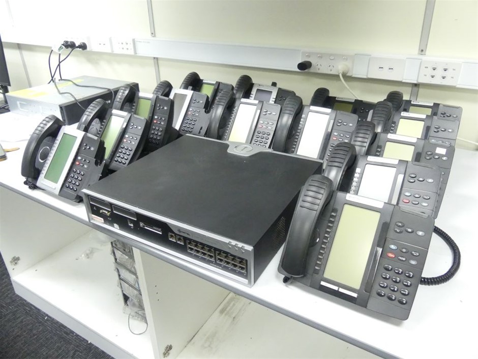Mitel 3300 MXe Controller Unit With 14 x Handsets Auction (01025051952