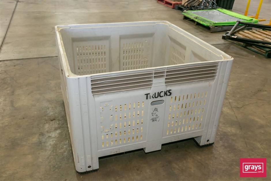 Nally Mega Bin 780 V10 Large Poly Storage Bin Auction (05185051867