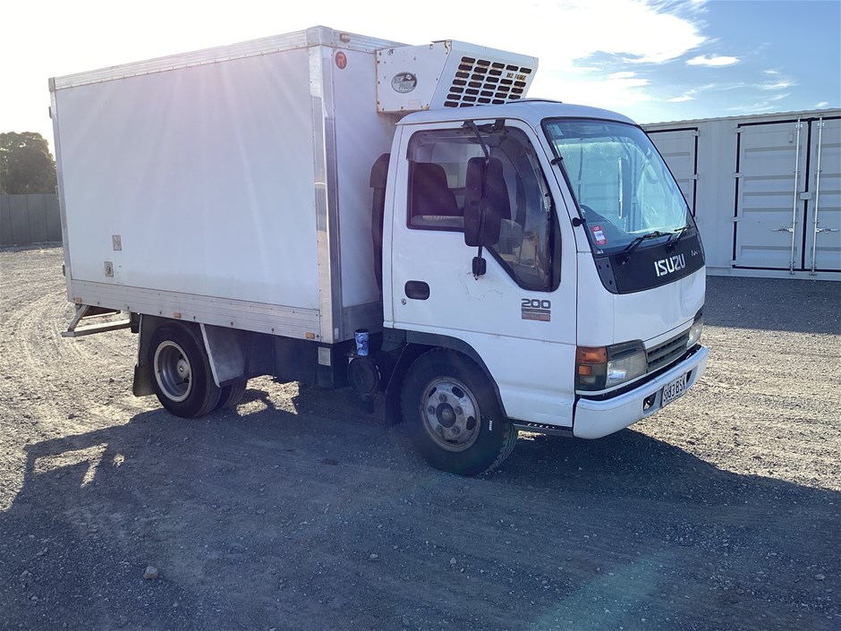 <p>2004 Isuzu NKR 200 Short 4 x 2 Refrigerated Body Truck</p>
