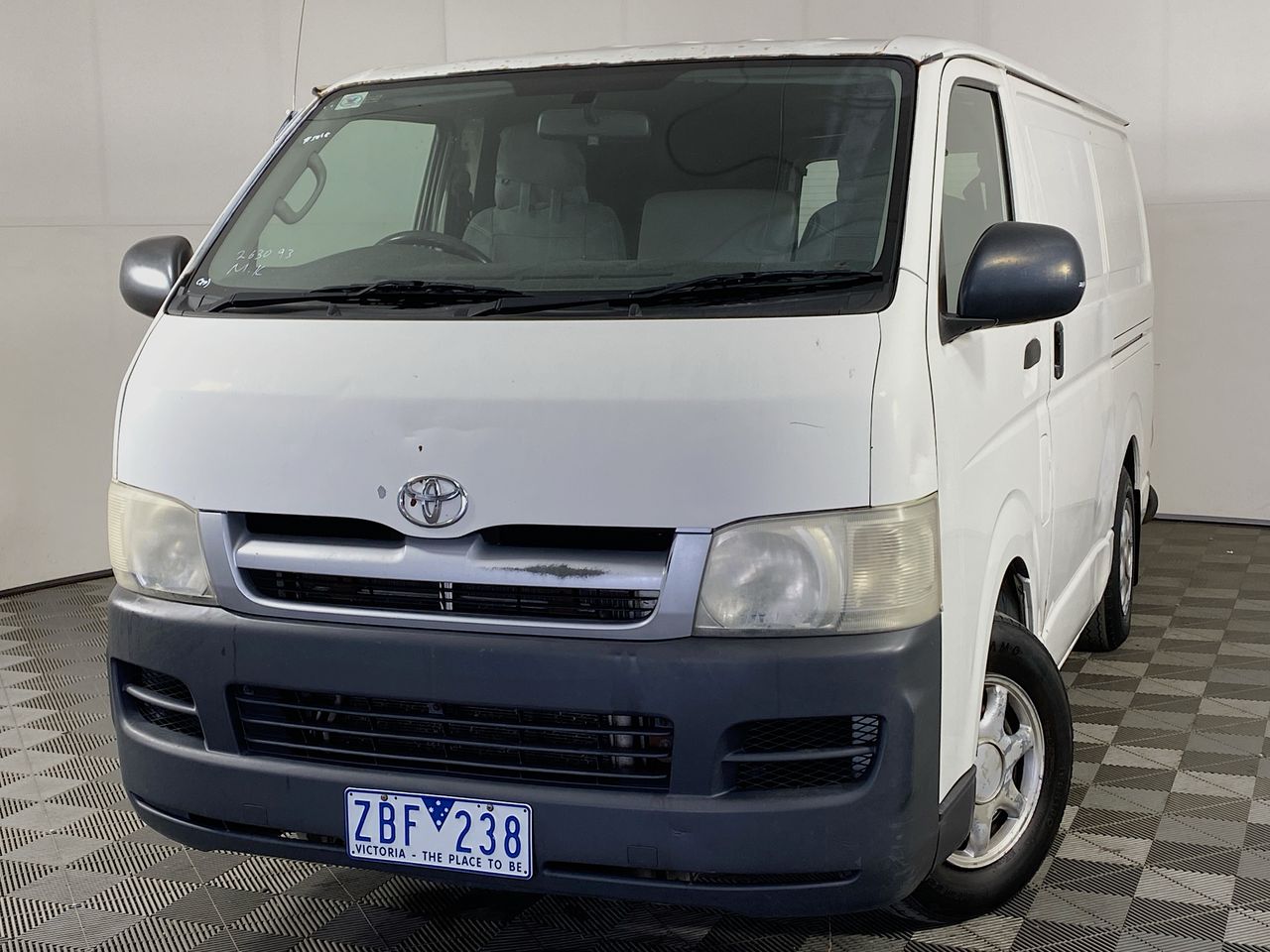2005 Toyota HiAce LWB TRH201R Automatic Van