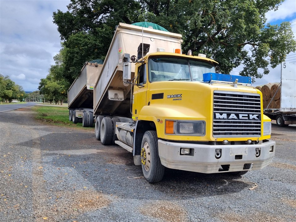  Tipper Truck, Prime Movers & Concrete Agitator Truck - Vic