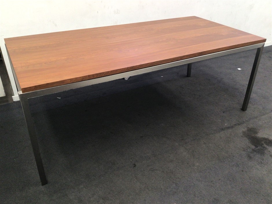 Walnut Dining Table Auction (0256-7044787) | Grays Australia