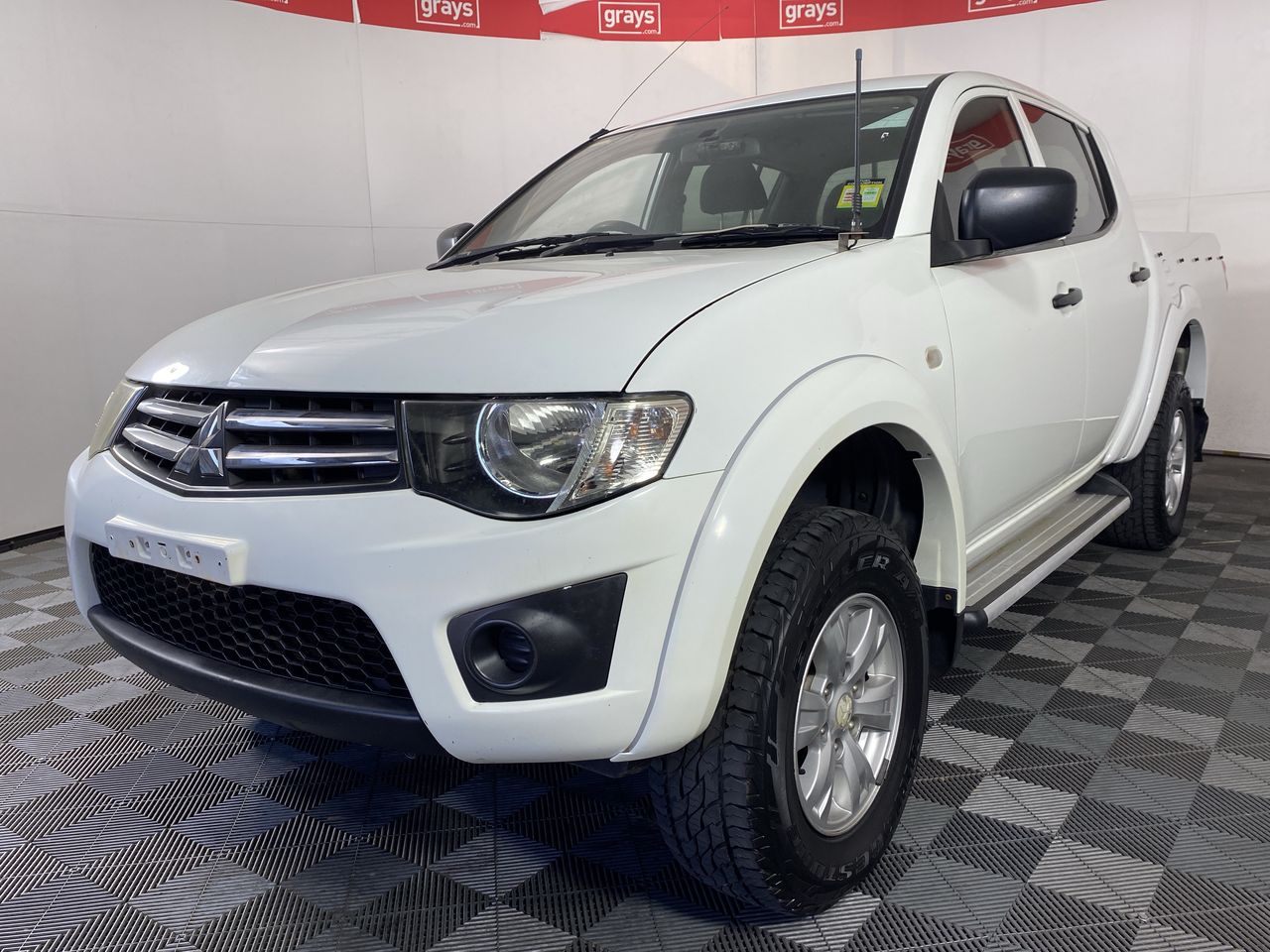 2013 Mitsubishi Triton 4X4 GLX MN TDiesel Manual Dual Cab