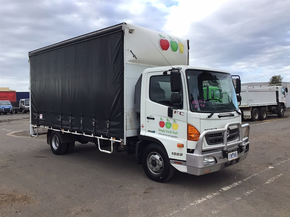2015 Hino Truck & Toyota Forklift Sale