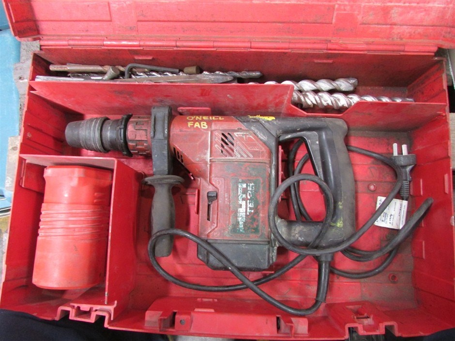 Rotary Hammer Drill Hilti Model TE25 with attachments in carry case