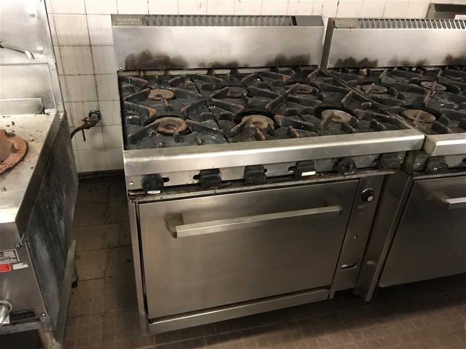 1 Waldorf 6 Burner Commercial Gas Stove Auction (06093025500) Grays