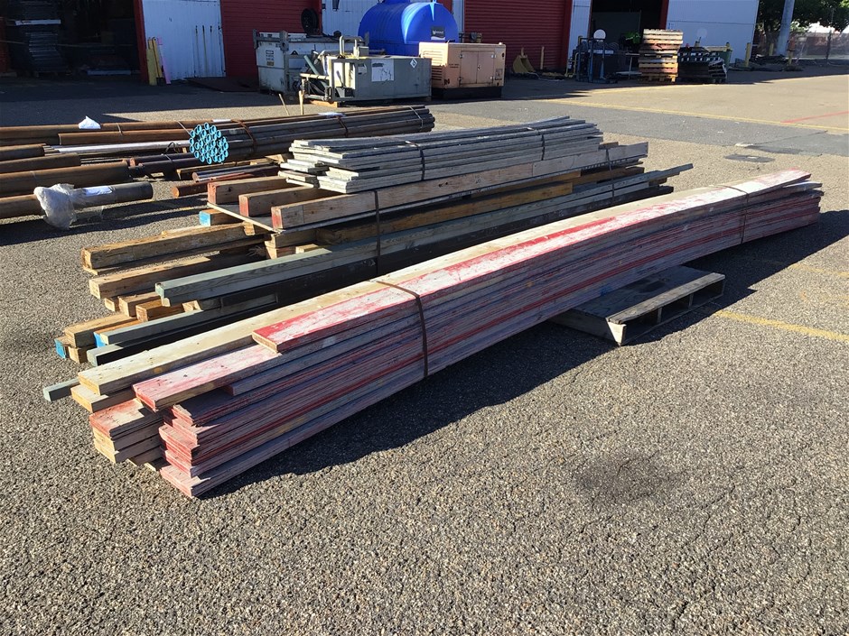 Qty Of Various Assorted Timbers And Offcuts Auction (0144-7044572 