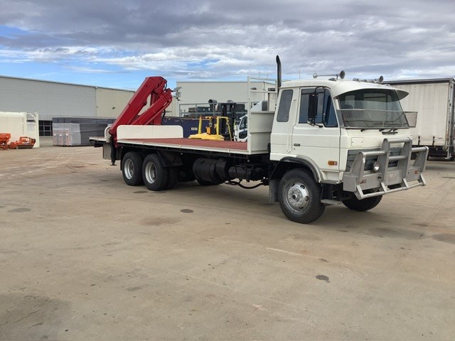 Nissan Diesel CPC15 6 x 4 Crane Truck