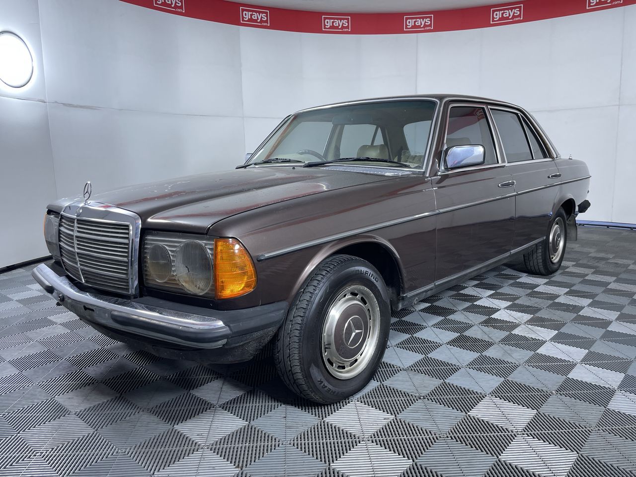1982 Mercedes 230e 