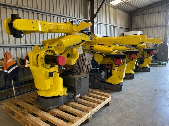 Unreserved Robots, Racking, Container, Test Devices & More 