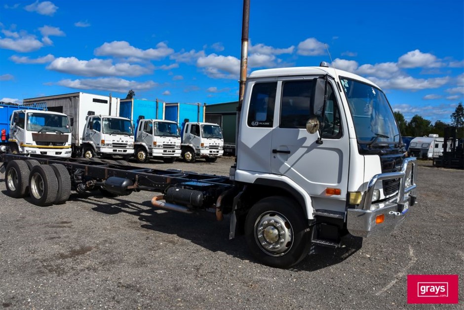 2006 Nissan UD PKC215 Truck