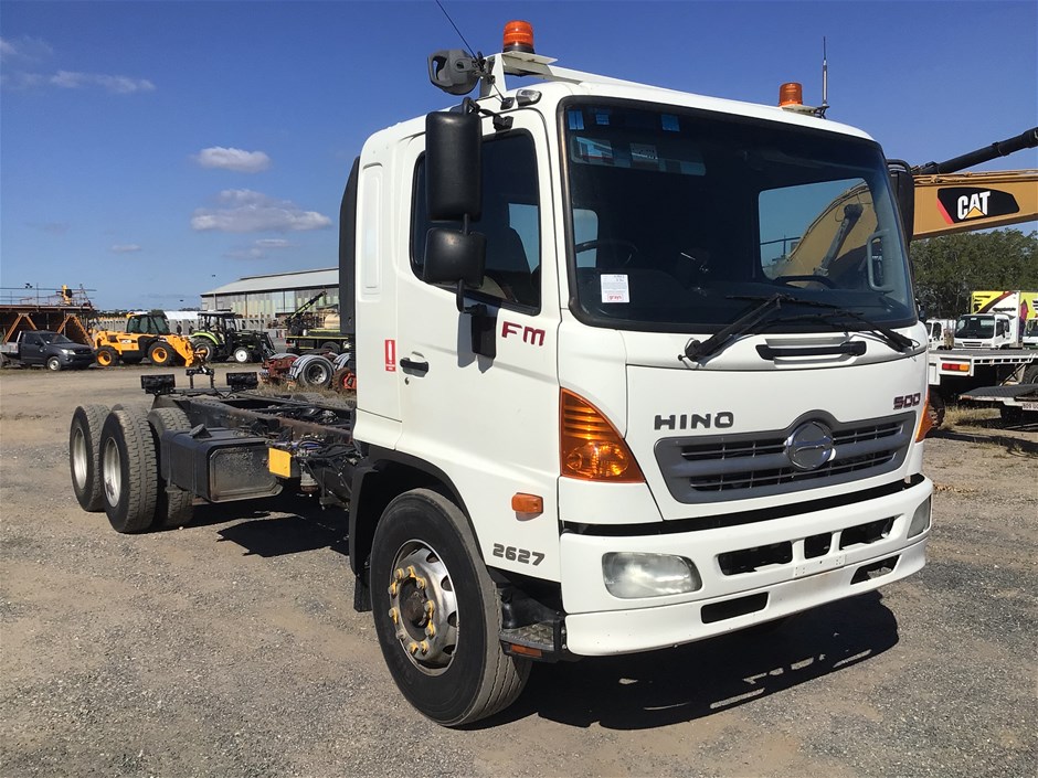 2010 HINO 500 6 x 4 Cab Chassis Truck (97360 kms)