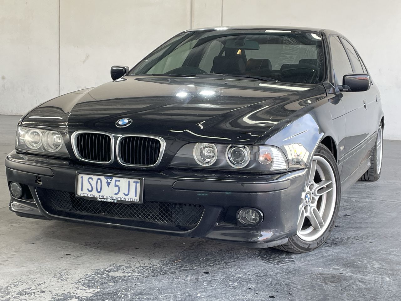 Unres 2001 BMW 5 30i Executive E39 Automatic Sedan