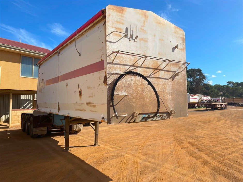 2005 Triaxle Tipper Trailer Auction (0017-9041886) | Grays Australia